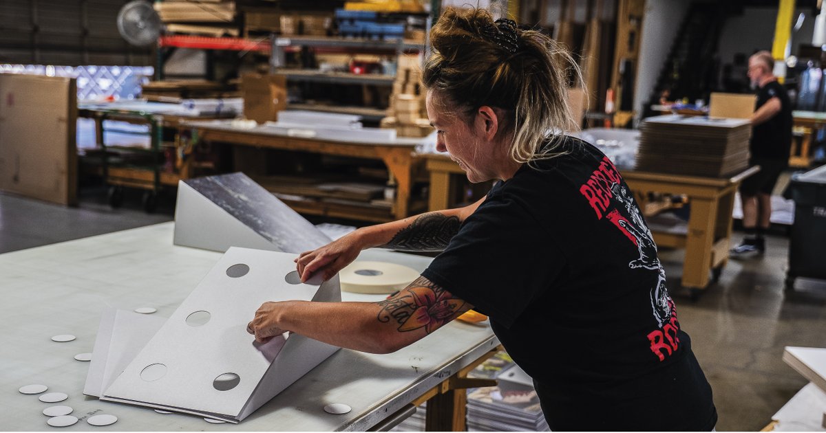 ForgeGraphic's tweet photo. When fulfillment digs in, they make mountains.... and then move them!

Big ups to our crew for crushing this @KEEN  project start to finish.

#keenfootwear 
#fulfillmentpower 
#wedoitall https://t.co/FPQ7h1bedv
