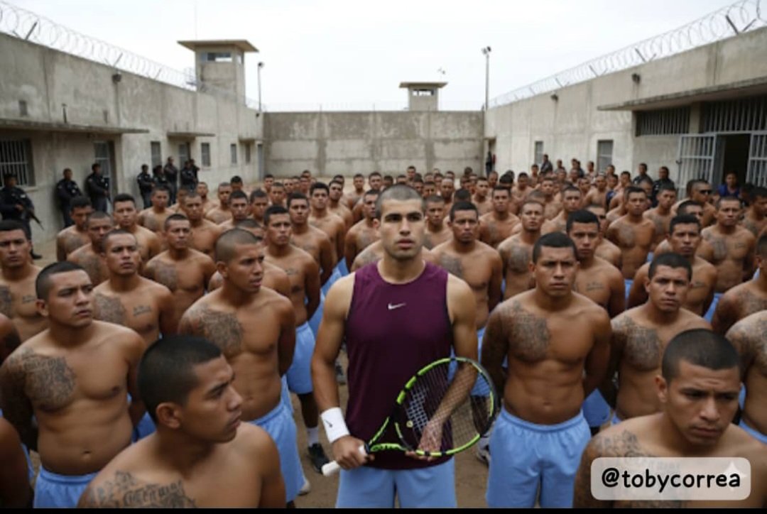 A Carlitos lo ubico en muchos lugares con ese corte, menos en una cancha de tenis <a href="/ESPNDeportes/">ESPN Deportes</a> #USOpenNaESPN <a href="/LuisAlvarez_1/">LuisAlfredoAlvarez®️</a> <a href="/feliciano_lopez/">Feliciano López</a> <a href="/JoseLuisClerc/">Jose Luis Clerc</a>