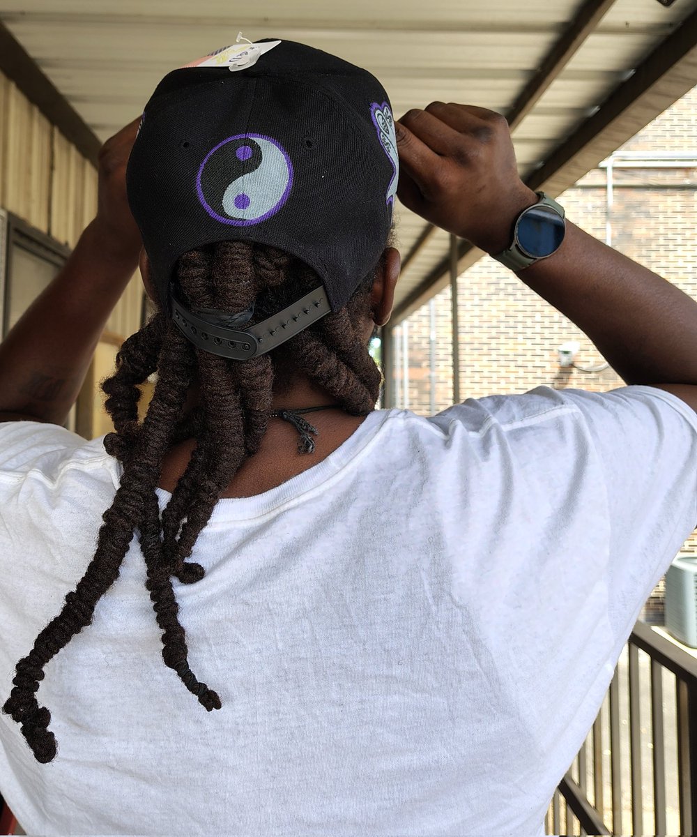 Custom "A Humble Prince" Snapback
#artvsartist #artist #ArtistOnTwitter