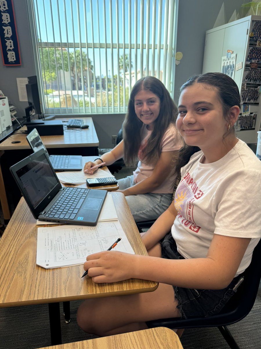 boulder_hs's tweet image. Our Geometry Honors students worked hard on solving problems using the angle addition postulate—precision and perseverance in action! #MathMinds #EaglePride #bchs41