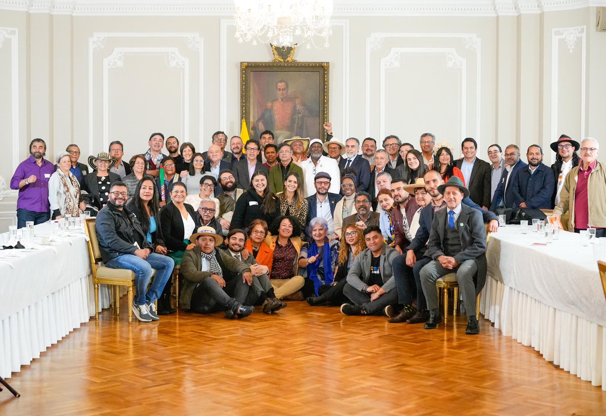 Moisés Ninco Daza (@moisesalvaro_) on Twitter photo Muy exitosa reunión entre el Pacto Histórico - Unitarios - MAIS y Comunes con el Presidente <a href="/petrogustavo/">Gustavo Petro</a>. El 2026 es el año de la consolidación y reelección del proyecto de cambio ✊🏾🇨🇴 Muy exitosa reunión entre el Pacto Histórico - Unitarios - MAIS y Comunes con el Presidente <a href="/petrogustavo/">Gustavo Petro</a>. El 2026 es el año de la consolidación y reelección del proyecto de cambio ✊🏾🇨🇴