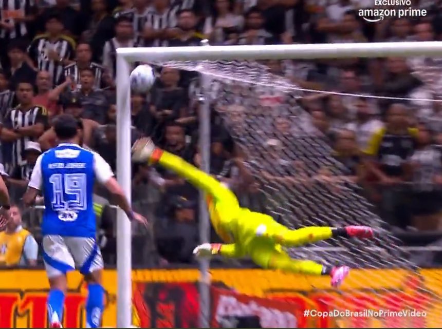 Olรฉ do Brasil (@oledobrasil) on Twitter photo Vamos falar a verdade?
Lyanco JAMAIS conseguiria fazer o gol que Fabrรญcio Bruno fez.
Coisa de zagueiro CRAQUE!
๐ธ reproduรงรฃo / <a href="/pvsportbr/">Prime Video Sport Brasil</a> Vamos falar a verdade?
Lyanco JAMAIS conseguiria fazer o gol que Fabrรญcio Bruno fez.
Coisa de zagueiro CRAQUE!
๐ธ reproduรงรฃo / <a href="/pvsportbr/">Prime Video Sport Brasil</a>