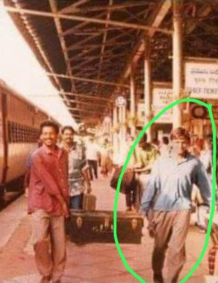 Awesh Tiwari tweet media