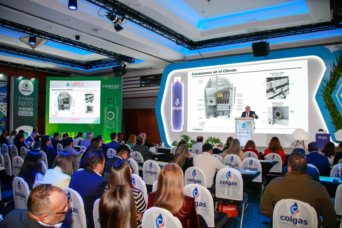#CongresoGLPGasnova Edgardo Vescovo <a href="/CGRNEnergy/">Capstone Green Energy</a> presentó “Generación eléctrica con #GLP – Casos de éxito”, destacando la cogeneración como solución económica y tecnológica que demuestra que el #GLP es combustible ideal para es propósito. <a href="/WorldLiquidGas/">World Liquid Gas Association</a> <a href="/OPISantacruz/">OPI Santa Cruz</a>