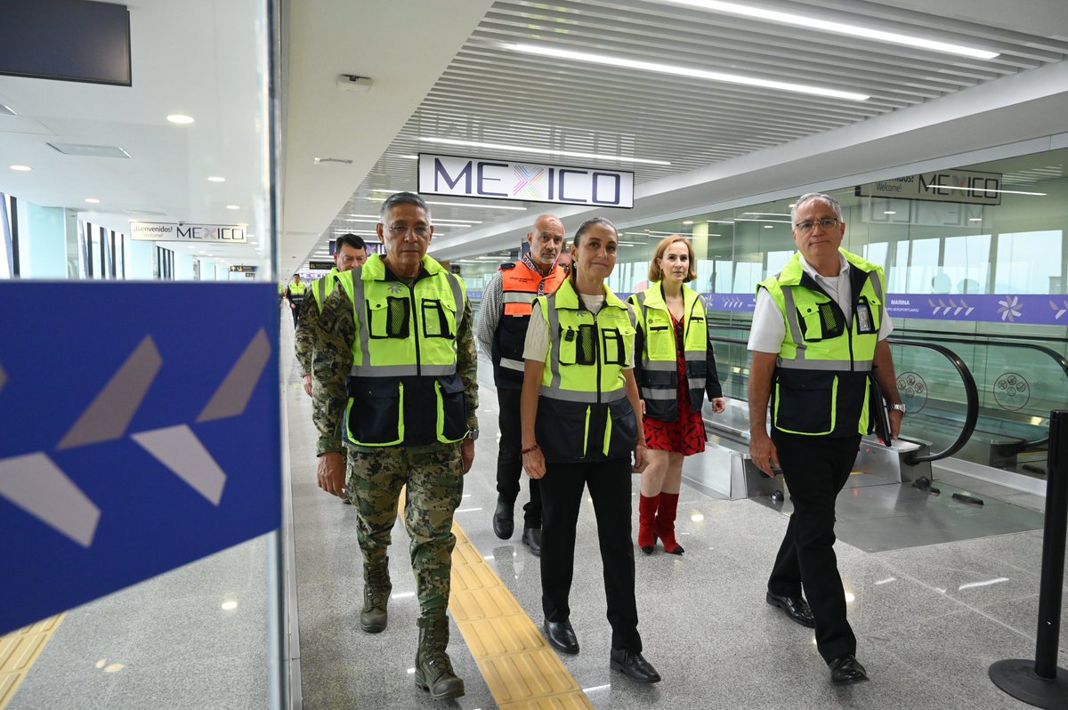 Inauguramos el módulo 11 del Aeropuerto Internacional de la Ciudad de México "Benito Juárez", con el secretario de Marina, Raymundo Pedro Morales Ángeles.