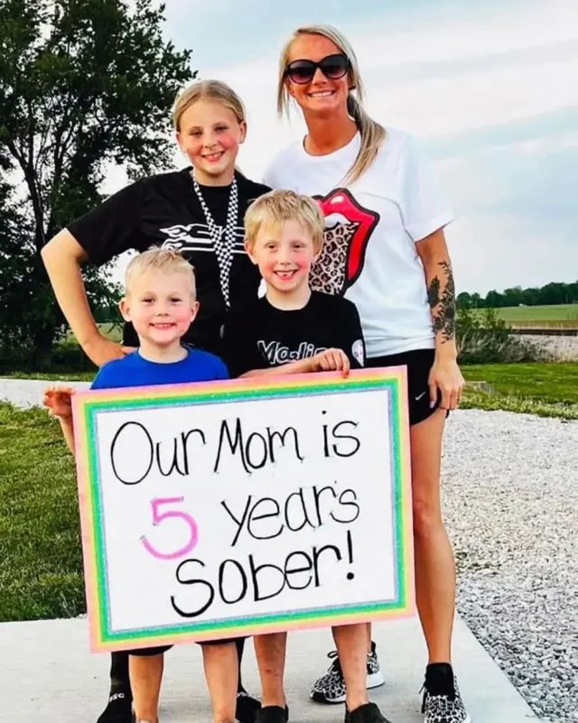 ❤️🩹 5 years sober! Give her some love yall! ❤️🩹