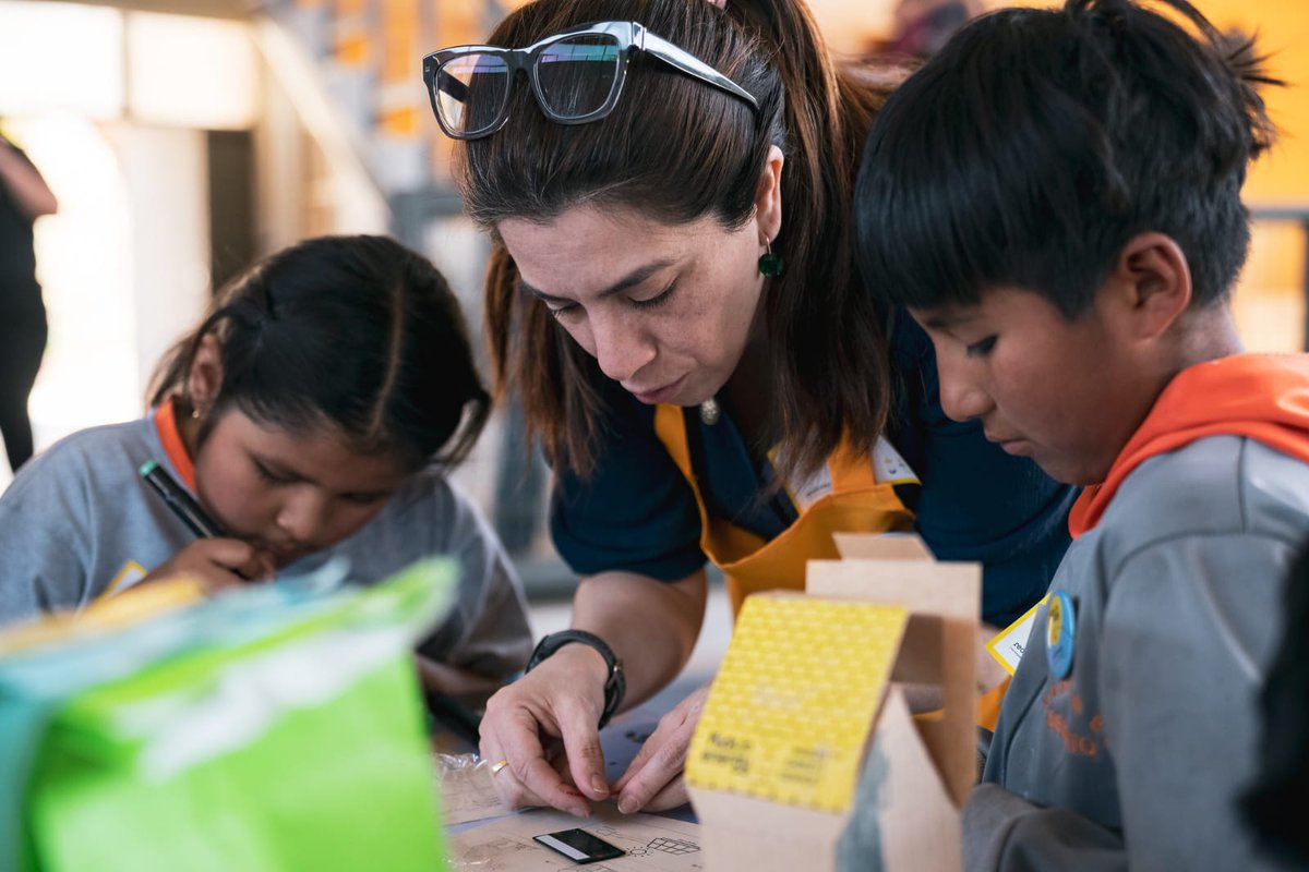 WEC_Chile's tweet image. Tres jornadas, 200 niñ@s, 13 escuelas y una experiencia inolvidable en Tarapacá. Gracias a #Redinter, @UAI_CL  y a los municipios de Iquique y Pozo Almonte por hacerlo posible.

wec-chile.cl/kids-in-energy…

#KidsInEnergy #STEM #TransiciónEnergética