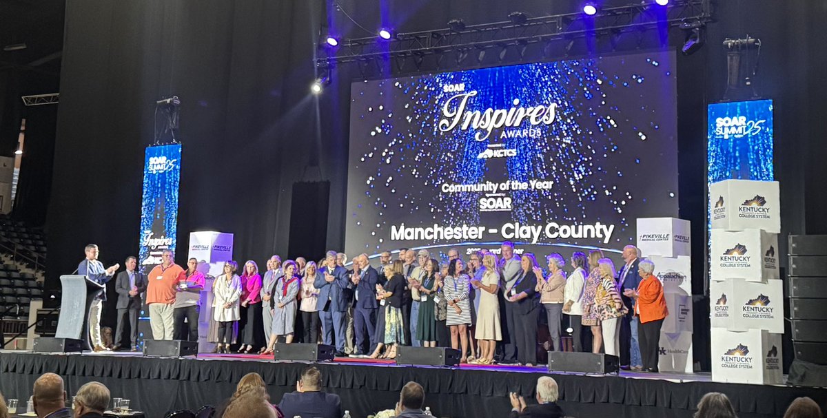 1ClayCounty's tweet photo. 🌟 A full stage of Clay County leaders proudly accepted the 2025 SOAR Inspire Award – Community of the Year! 🎉 Our grit, humor, &amp; vision are driving progress in tourism, business, &amp; opportunity—and the best is yet to come. 💪✨
#ClayCountyKY #SOARSummit
@SOAR_EKY https://t.co/505W6rZvUg