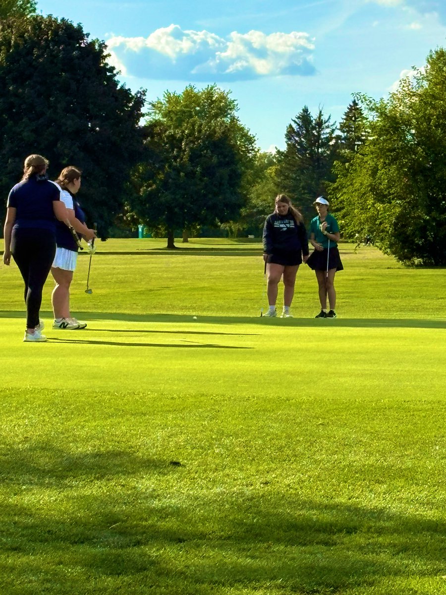Oak Harbor LadyRocketGOLF tweet media