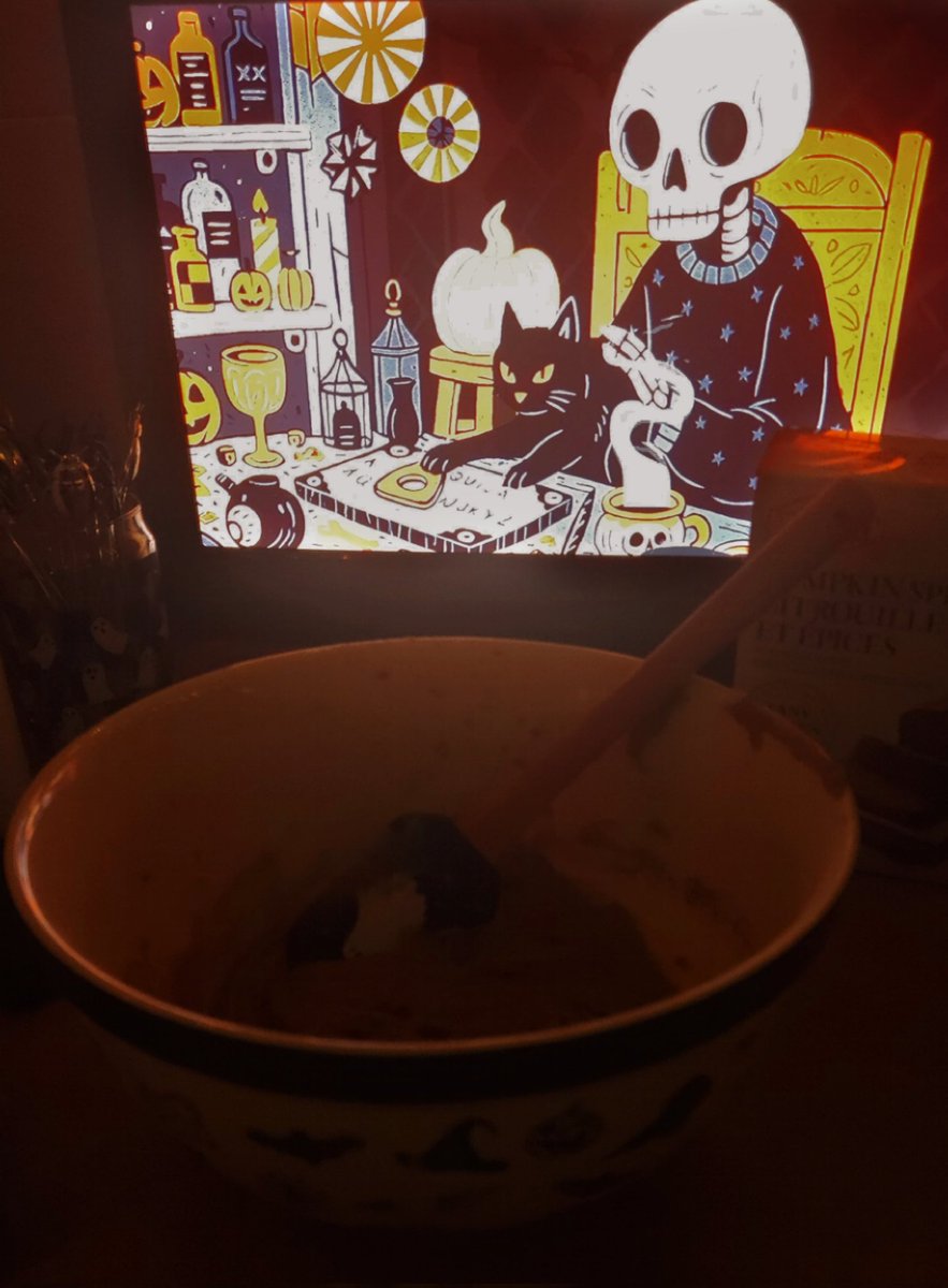 baking some punkin spice thingsss 🧡