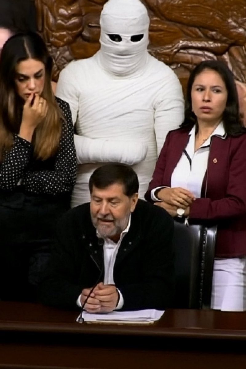 Garcimonero's tweet photo. Halloween 🎃 del bienestar https://t.co/bZhmXTFwq2