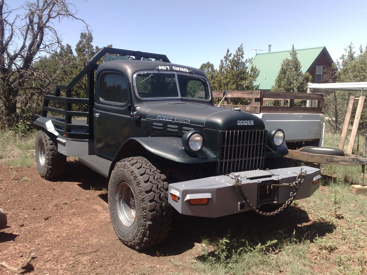tkboxer's tweet image. Photo taken August 2008 in AZ with a Nokia N95
Cool offroader, never met the owner though.