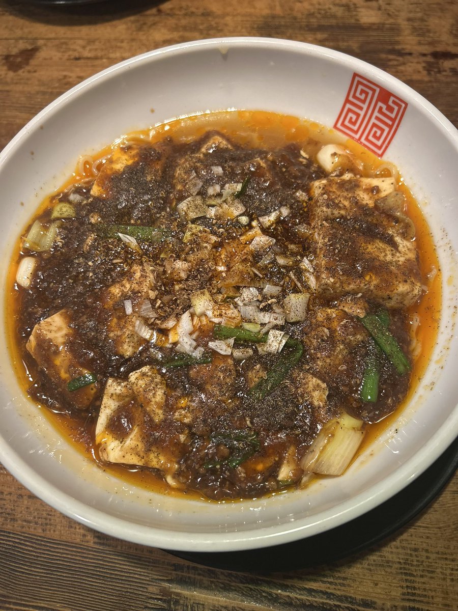 今週は扁桃炎でしょほとんど寝込んでおり、久しぶりの出勤です💦
思い返せば先週の木曜日ぐらいから身体がダル重かったような、体調管理不足です（ ;  ; ）
口の中がただれているのでお米を噛み締められない、、、🌾

早く辛いラーメンが食べれるまでに回復したいです❤️‍🩹