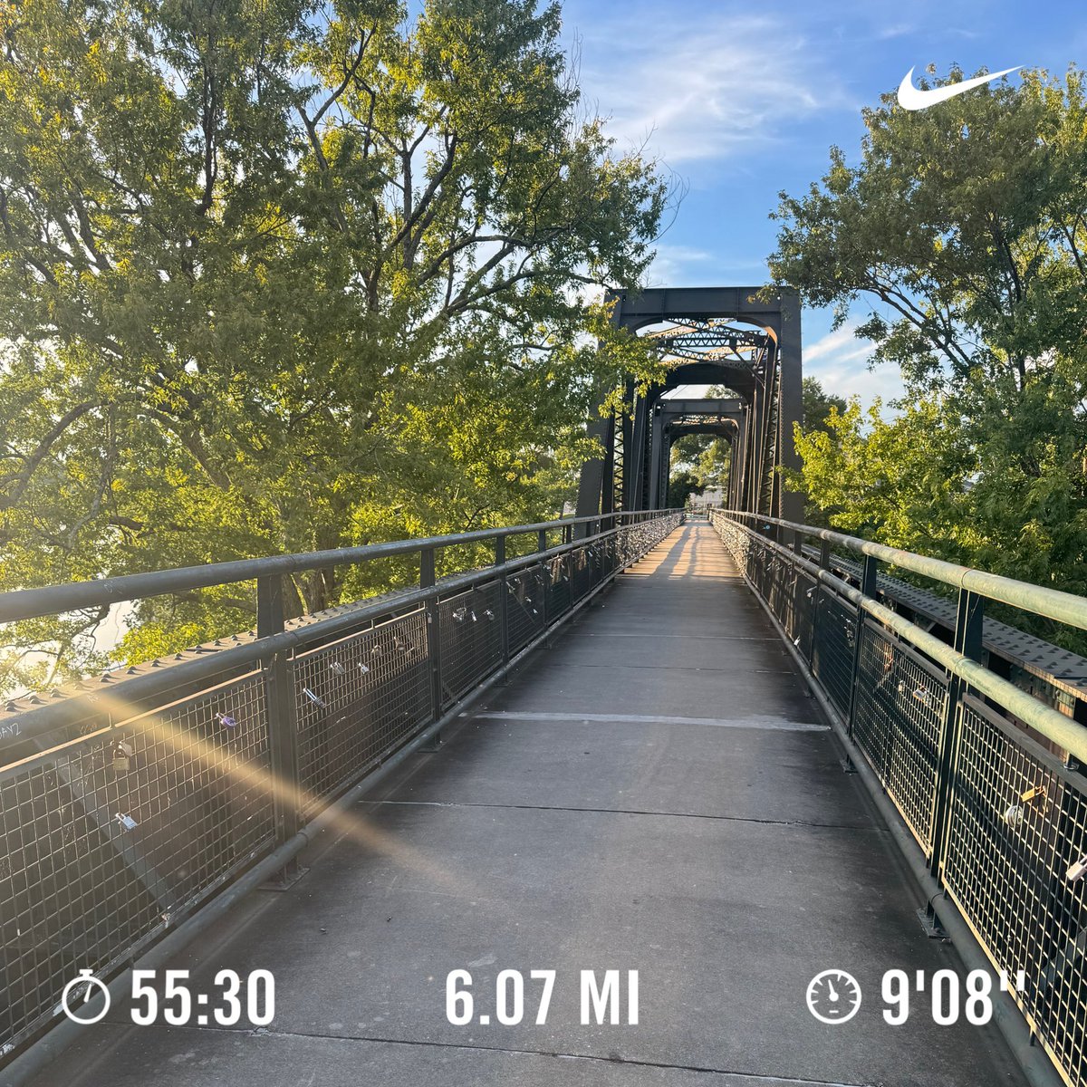 PhotoRunner_91's tweet image. 6 mile run this evening. Kept my pace easy . Breaking in shoes new running shoes I got on sale  #runner #runtraining #cardio