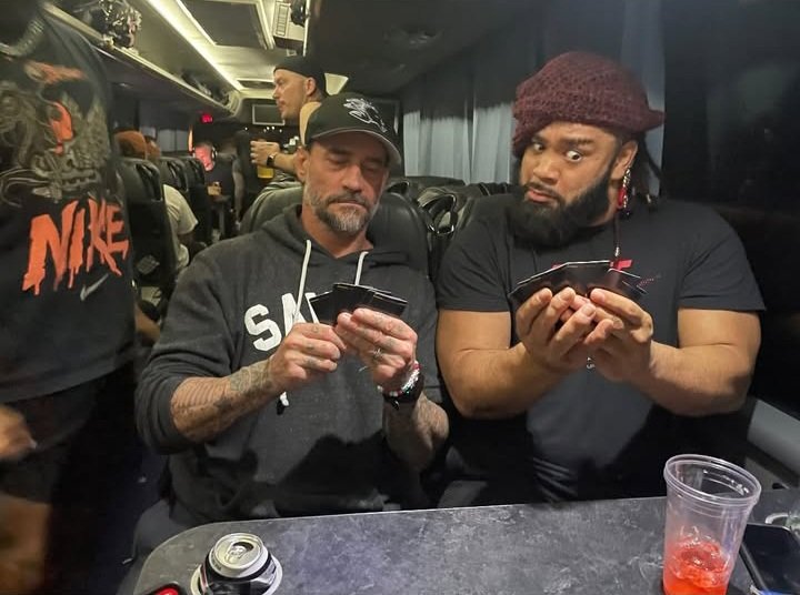 What I would give to be in that bus, I would've took all their money..😭💀💯