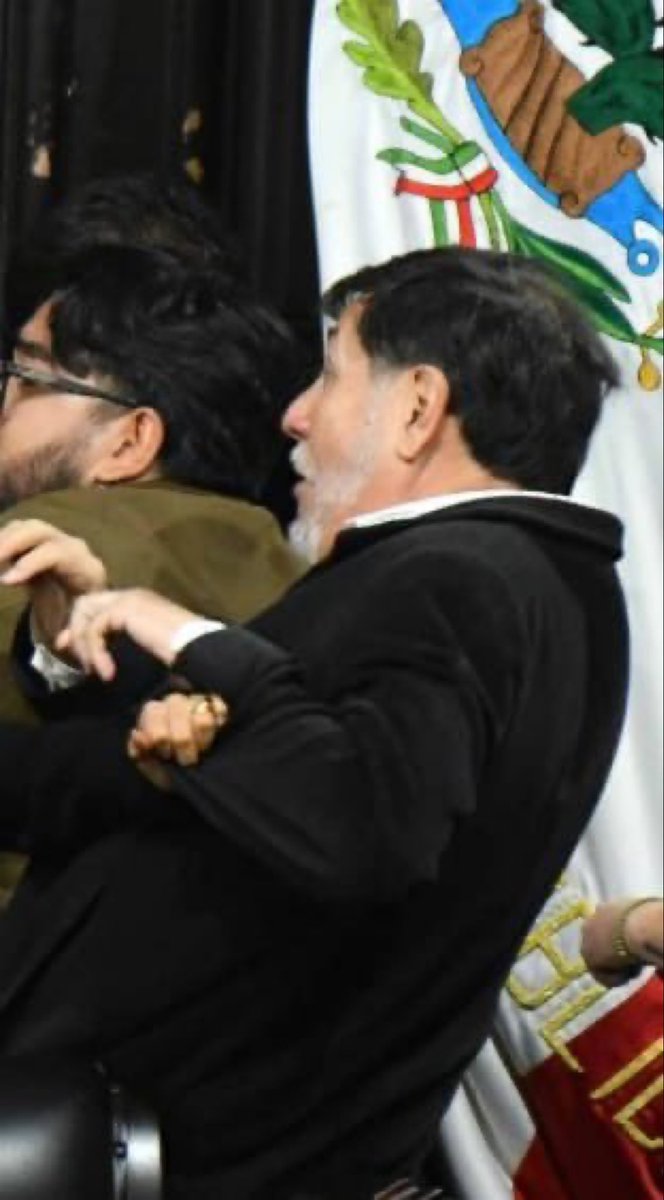 sinteko's tweet image. Noroña:

Con las mujeres // Con Alito