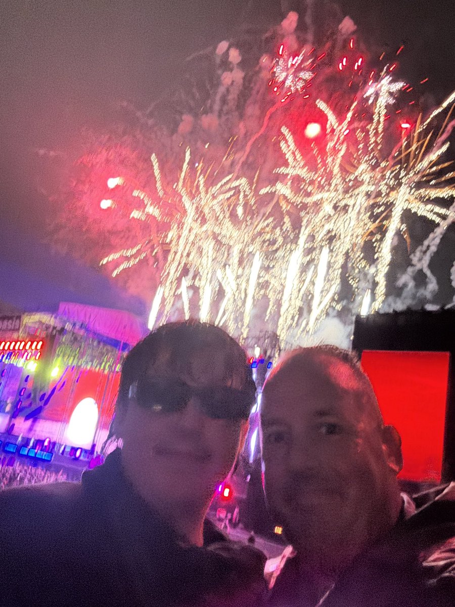 K_Richman's tweet photo. #OasisLive25  Thanks for the memories @cityoftoronto ! #Oasis https://t.co/L9vDwU4Y05