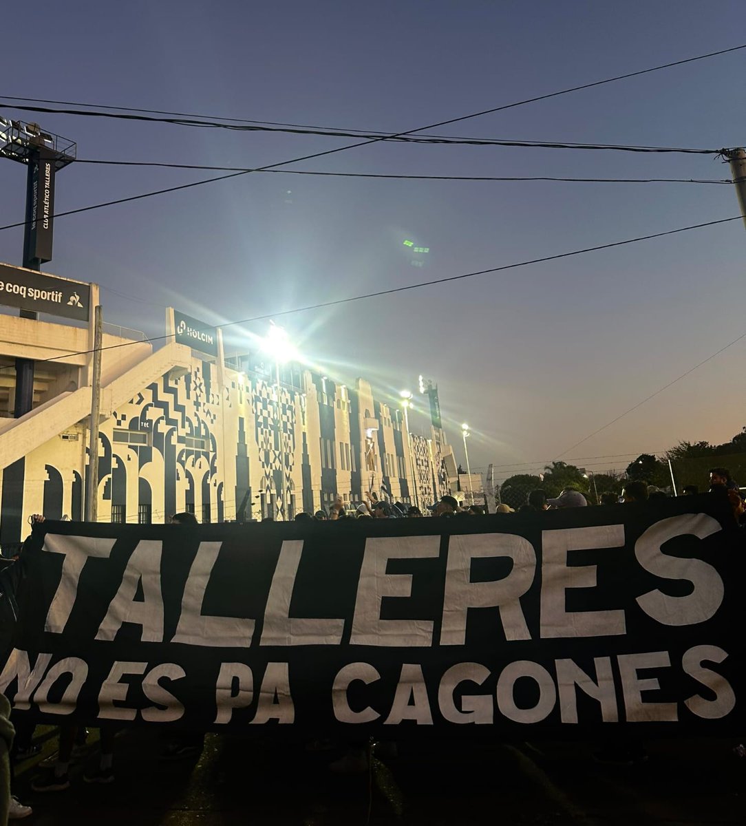 Hoy estuve pura y exclusivamente por Talleres. Porque todas las demás cosas o nombres no me significan nada. Si veo que a mí club lo hunden, hago ruido. Porque hacer silencio es complicidad y ser un tibio jamás fue una opción con esta camiseta. 🇫🇮