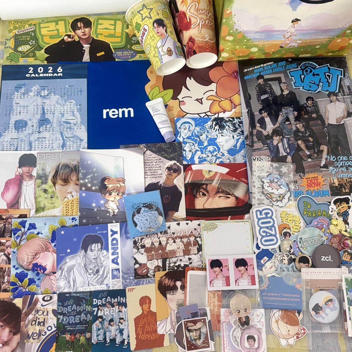 ❗️LATE POST 

got these goodies last #StillDREAMIN9with7DREAM 🥹💗

cant tag everyone but thank you so much for the freebies 🥹💞 see you next tds!