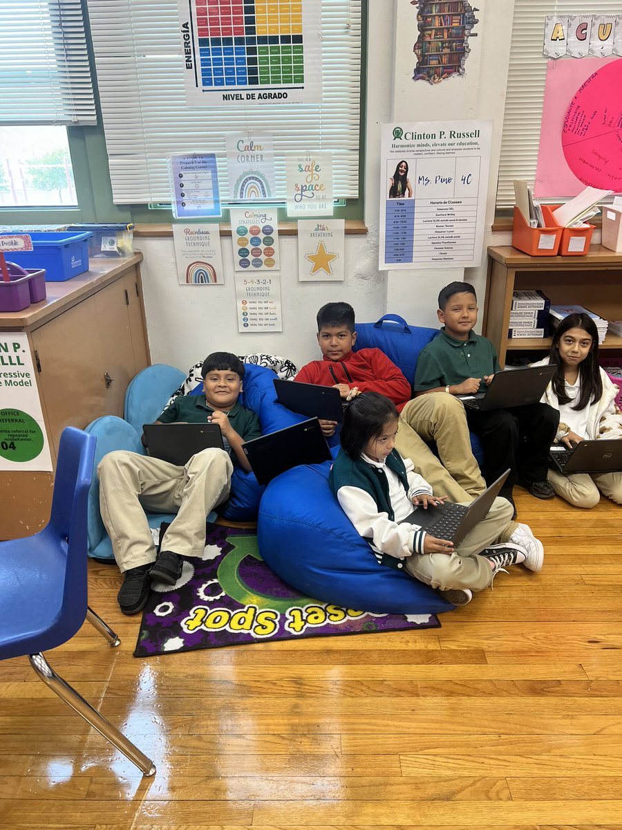 karlapfu's tweet photo. #CalmingCorner doubling as a waiting area for 1:1 feedback sessions. One student even suggested adding snacks for the wait 😂🍿 https://t.co/CJmeFKWHIJ
