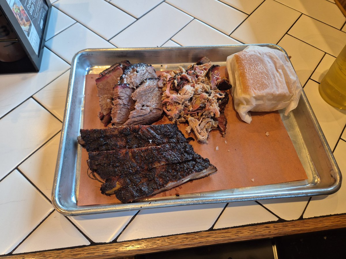 Amazing dinner outing! <a href="/MightyQuinnsBBQ/">Mighty Quinn's BBQ</a> TPA!