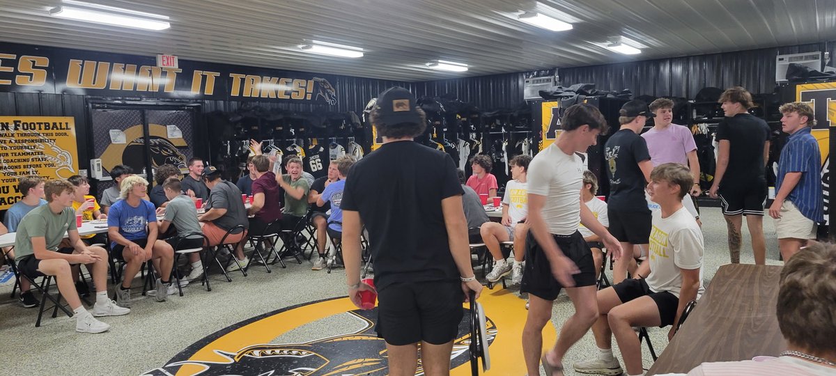 First Wednesday Pride Night Team Dinner of the 25 season for <a href="/camerondragonfb/">Cameron Dragon Football</a>!!!!  Love our guys &amp; the people that help us continually build our program #EAT #DeepWater