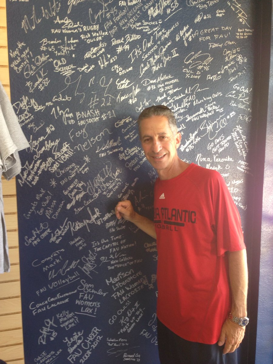 Happy birthday to #FAU Legend, ⁦<a href="/Dr_Staller/">Dr. Richard Staller</a>⁩    Much ❤️.   ⁦<a href="/FAUAthletics/">Winning In Paradise #WIP🏝️</a>⁩ 🎂🎈🎉