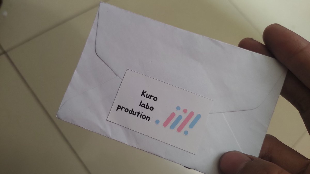 Benda apa ni?!..
Surat cinta kah.. OwO