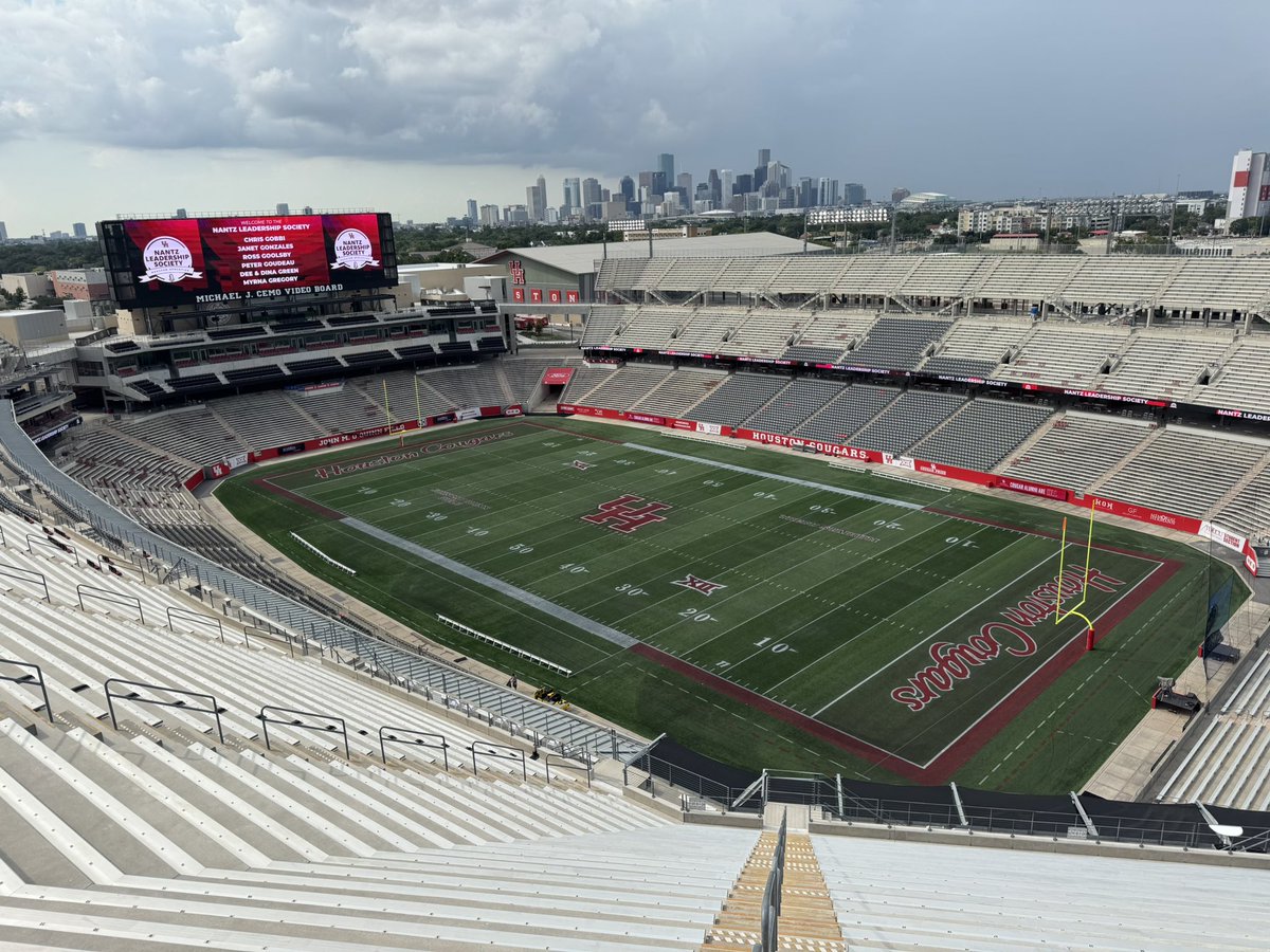 UH Sports Turf tweet media