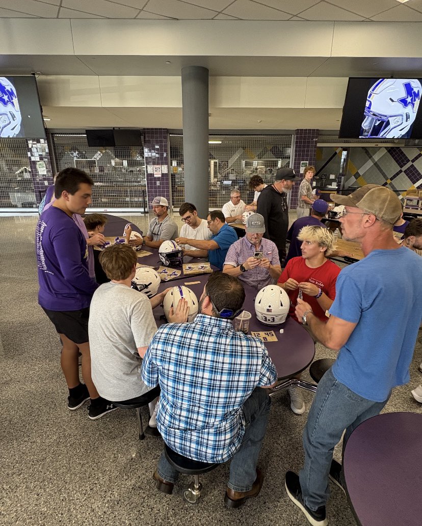 One of our favorite nights of the year! 
#decalswithdads