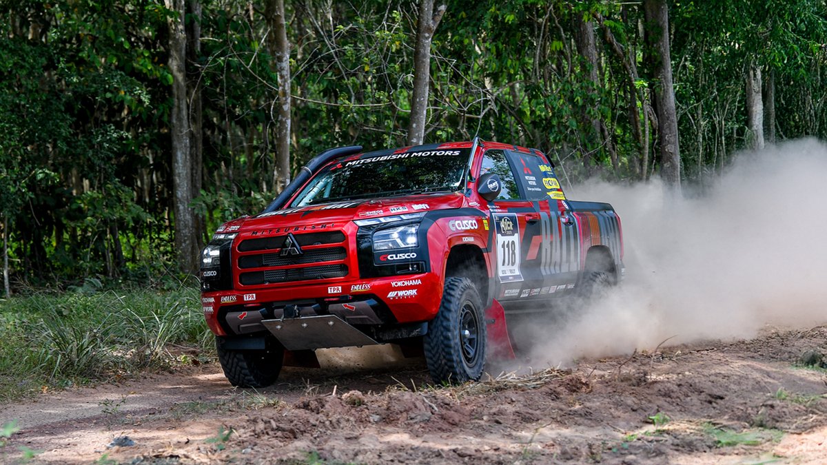 🏆 ¡Orgullo Mitsubishi Motors!​
El equipo Mitsubishi Ralliart conquistó el 1er. lugar en el Asia Cross Country Rally 2025.​
Una victoria que demuestra la potencia y resistencia del #Mitsubishi #L200.​
¡Seguimos rompiendo límites! 💪🚙