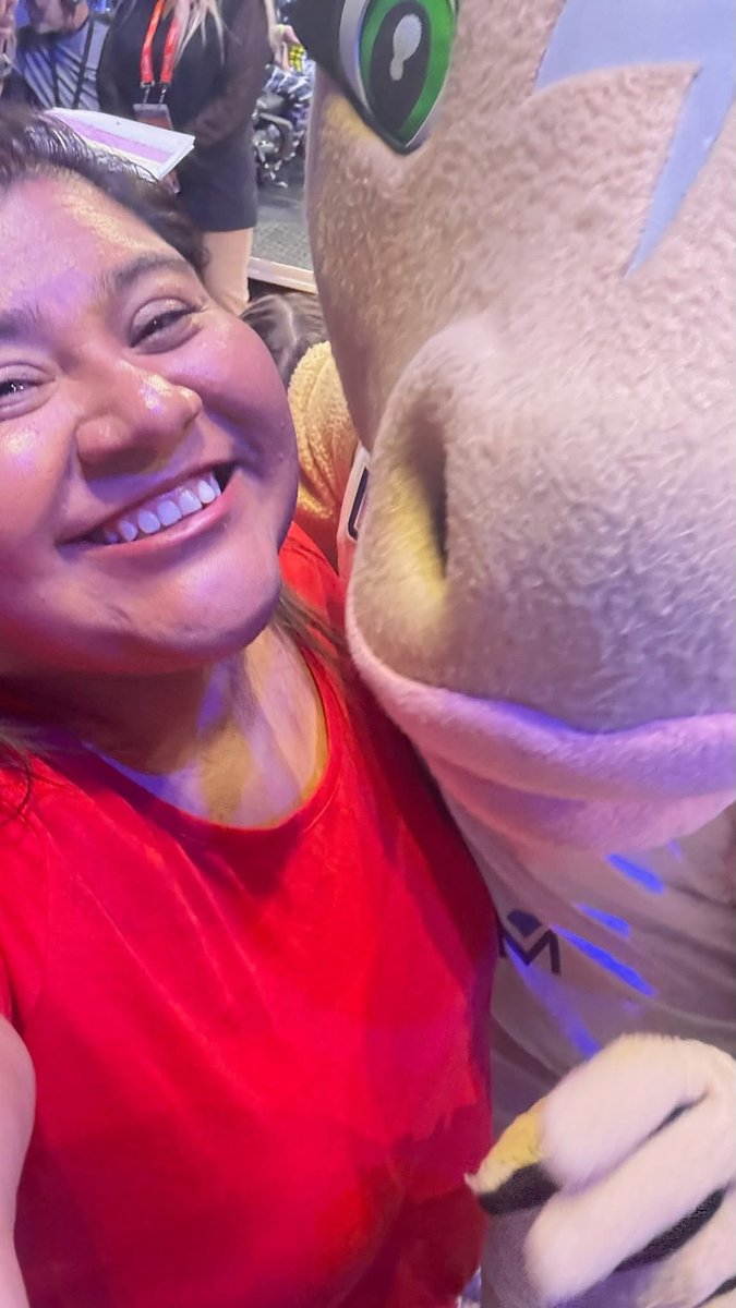 NorthSideFWISD's tweet image. 🏀🌟 Congrats to Ms. Jacqueline Navarrete, honored by the Dallas Wings as Teacher of the Month! A proud NSHS alum (’12), she teaches English, leads UIL, sponsors Student Council &amp;amp; Steer Crew, and gives her all to our Steers. 💛🐂 #SteersUp #ElevateEverything