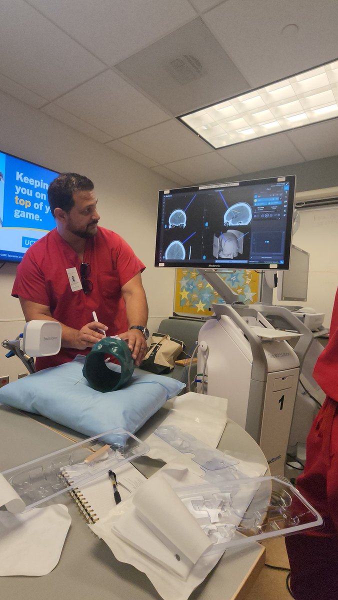 Bedside intracerebral hemorrhage (ICH) evacuation training for neurointensivists at UCLA using neuro navigation system! Bringing clinical trial data to real life. Excited to be a fellow at such a cutting edge ICU! #UCLA #neurocriticalcare #Neurology