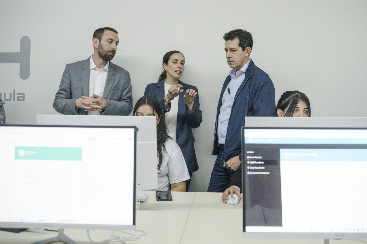 JUNTO A WADO, HAY FUERZA PARA DEFENDER HURLINGHAM

Con @damianselci, recibimos en Hurlingham a <a href="/wadodecorrido/">Wado de Pedro 🇦🇷</a>.

Caminamos juntos por el centro comercial de Morris, que estamos renovando con obras y equipamiento urbano. Mientras la economía se frena y el gobierno nacional le