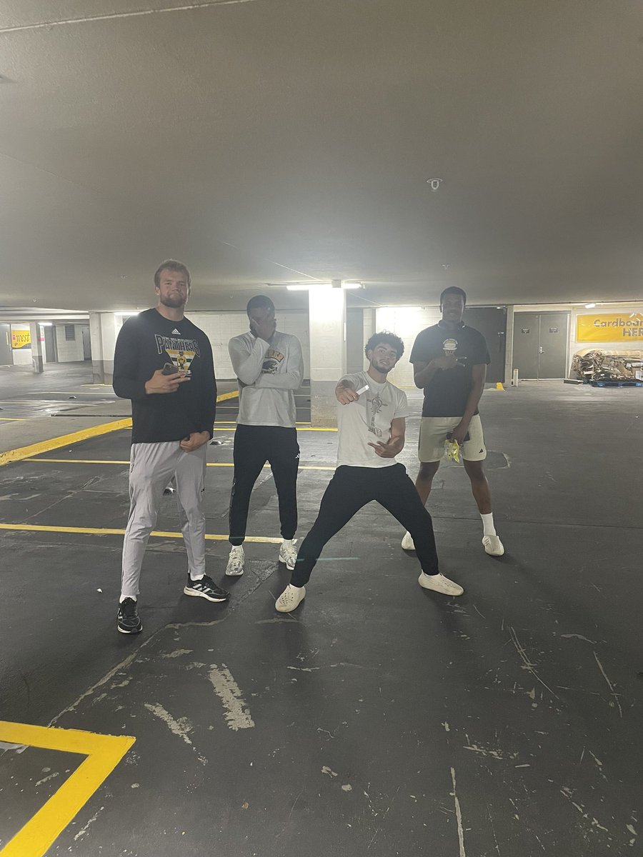 Bart Lundy tweet media