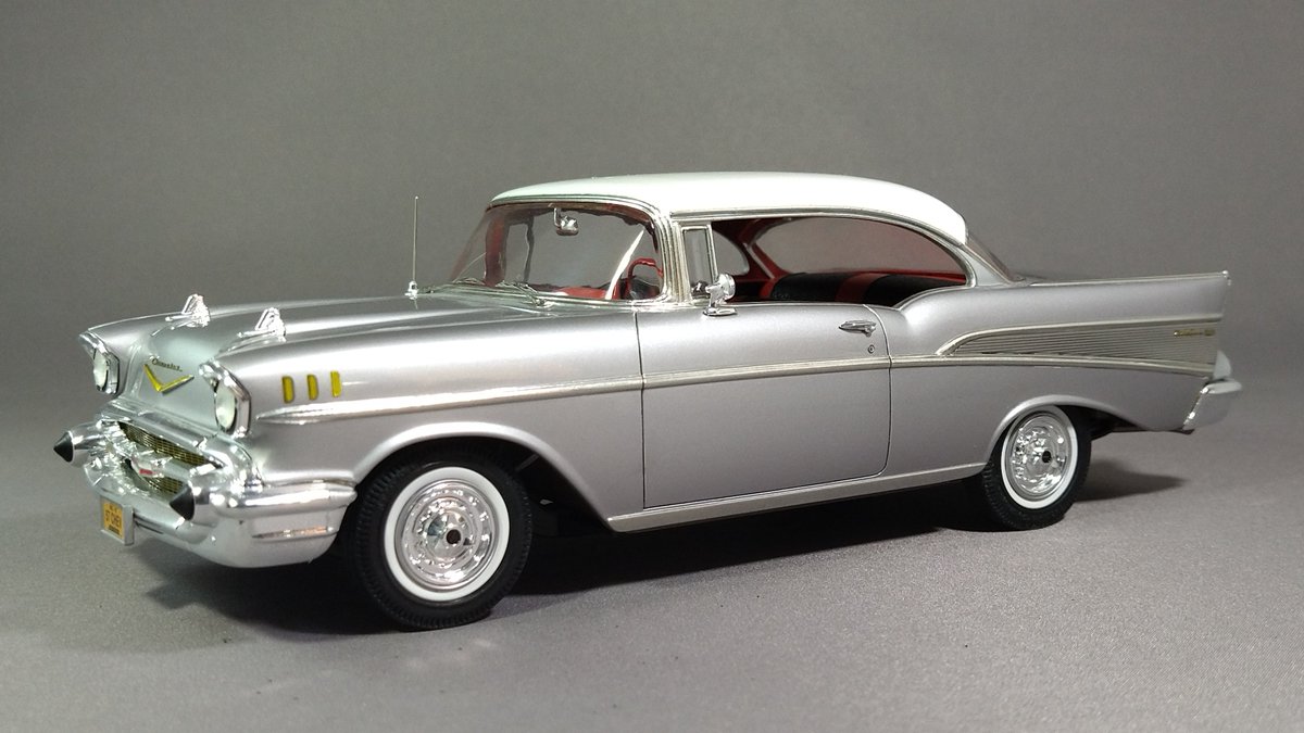 modelerKitazawa's tweet image. s-kitazawa-modelcar-gallery.wepage.com/24cars
作品ギャラリーに #AMT のシボレー・ベルエアを追加。非常に精密なフルディティールモデルで、外装ディテールのエッチングも入っていた。アメリカンカープラモの底力を思い知らされた1台☺️