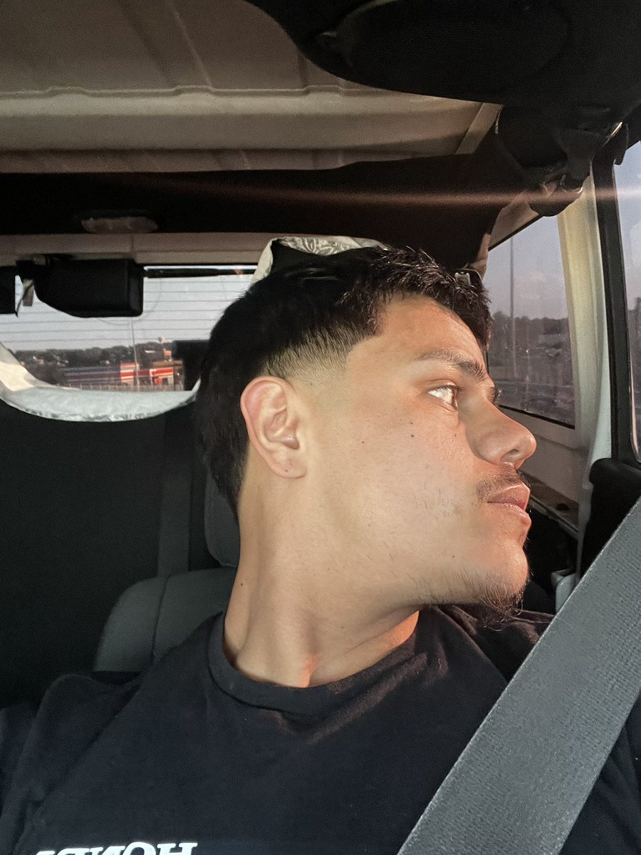 DenverPapi303's tweet photo. What haircut should I get next? https://t.co/62phSNc4xO