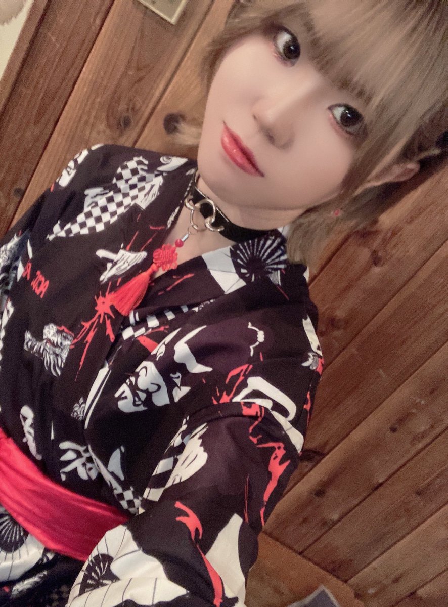 おはようみんなたち☀️

イベント前に珍しくいっぱい自撮りしたから素材が潤沢にある！！笑

日頃からこまめに自撮りしておきたい気持ち🤔🤔🤔

さぁ今日は練習からの！ついに！ボロボロになったスマホを買い換える！！！

行ってきますっ