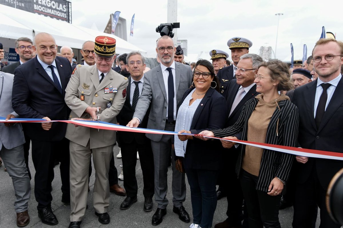 COM_ECIA's tweet image. Journée des armées à la foire de Châlons. Focus sur le lien fort avec les entreprises de Champagne-Ardenne et Grand-Est et signature de 25 conventions PROMILES. De la défense à l’entreprise, s’engager autrement ! @est_medef @uimmca @armeeszne @CEMA_FR