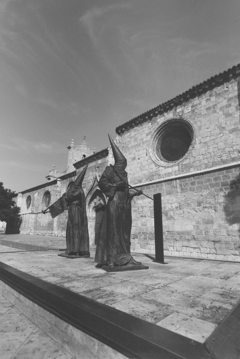 sergioledesma_ (@sergioledesma_) on Twitter photo 📍Palencia, Castilla y León 
📷 Canon EOS A2e
🎞️ My heart BYN 100
🧪 <a href="/revelabstudio/">REVELAB Studio - Film Lab & Shop</a> 📍Palencia, Castilla y León 
📷 Canon EOS A2e
🎞️ My heart BYN 100
🧪 <a href="/revelabstudio/">REVELAB Studio - Film Lab & Shop</a>