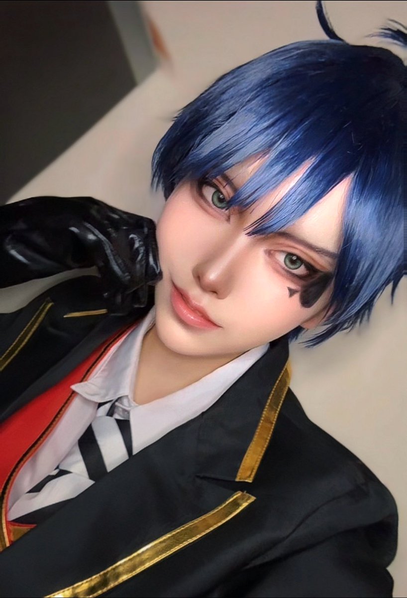 twst￤cosplay￤♠️

メイク変えてみた