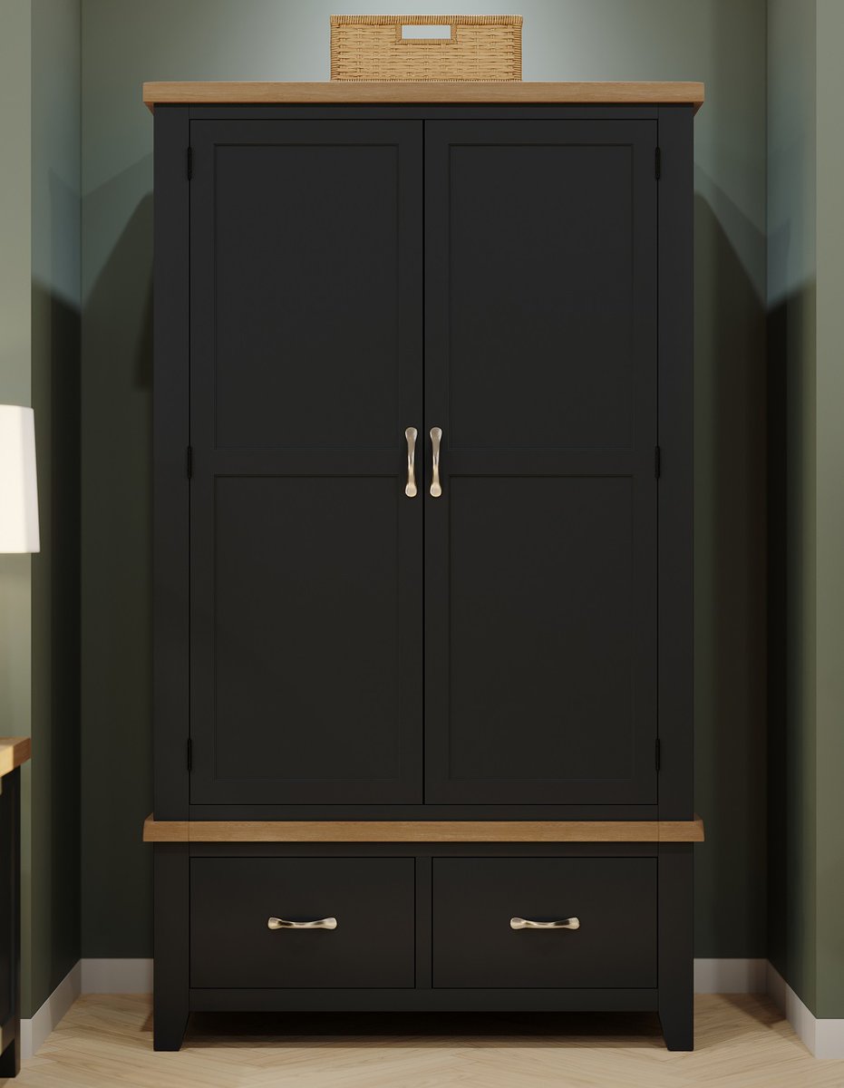 Bring timeless elegance and practical #storage to your #bedroom with the Coventry Oak and Painted Double #Wardrobe with Drawers. Available in Moon Grey or Raven.

🛒 oakfurnitureuk.com/coventry-oak-a…

🚛 Free Home Delivery to most Mainland UK postcode areas.
-
-
-
#wardrobes #greywardrobes