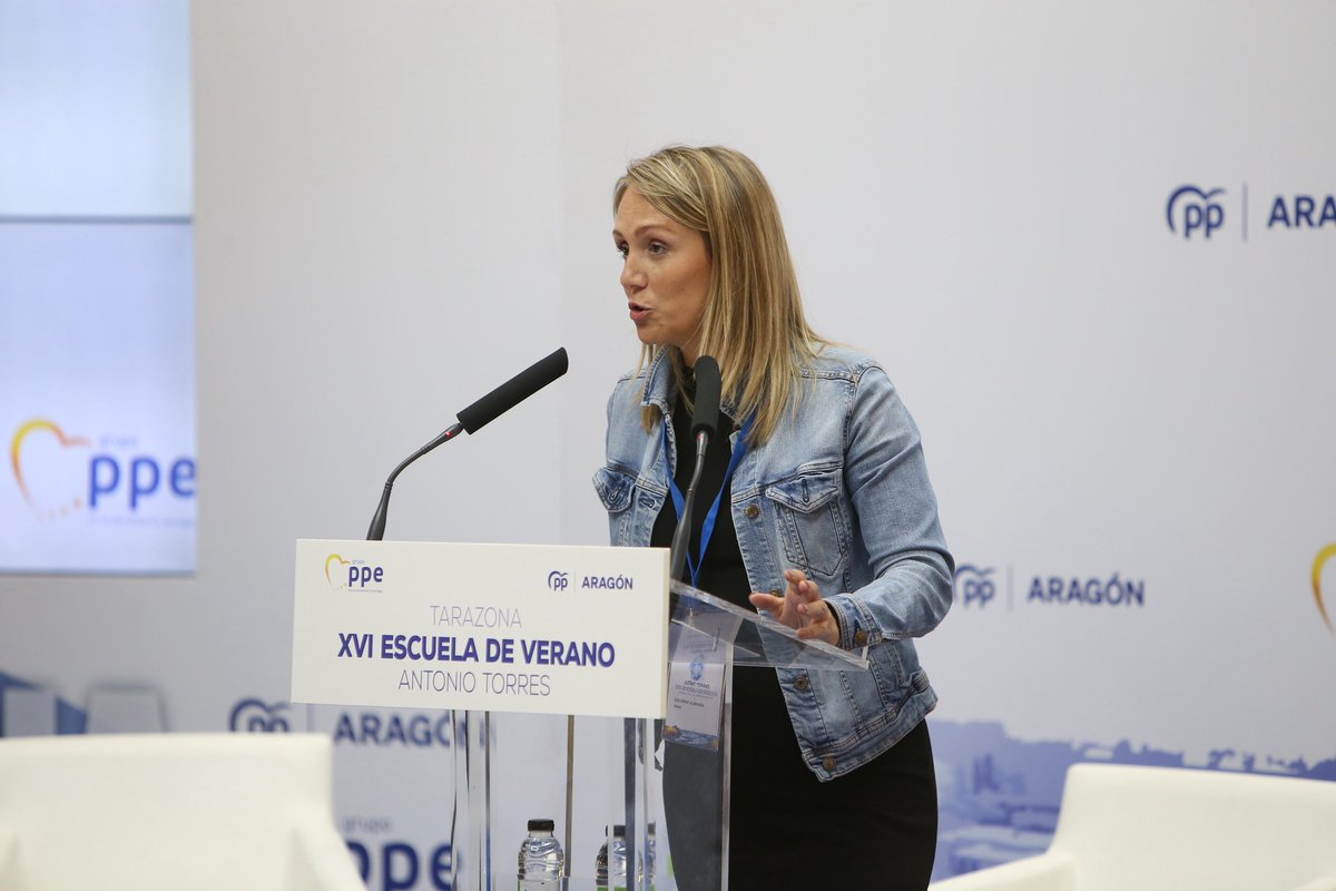 pparagon's tweet photo. 🔵🇪🇺 Arranca la XVI Escuela de Verano 'Antonio Torres' en Tarazona, con su alcalde, Tono Jaray, el presidente del @PPdeZaragoza, @Ramon_Celma  y la vicesecretaria nacional de Coordinación Sectorial del @ppopular, @ALMA_EZCURRA

⏺️ En directo aquí: https://t.co/3ONt4zVW2C https://t.co/tJqwR5FWzY