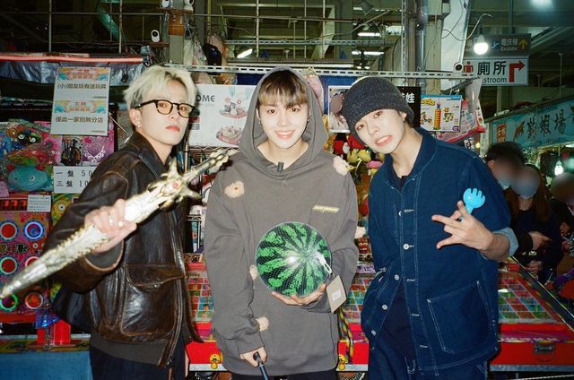 Fotoin Dede               di fotoin Dede 🥰
- Javin