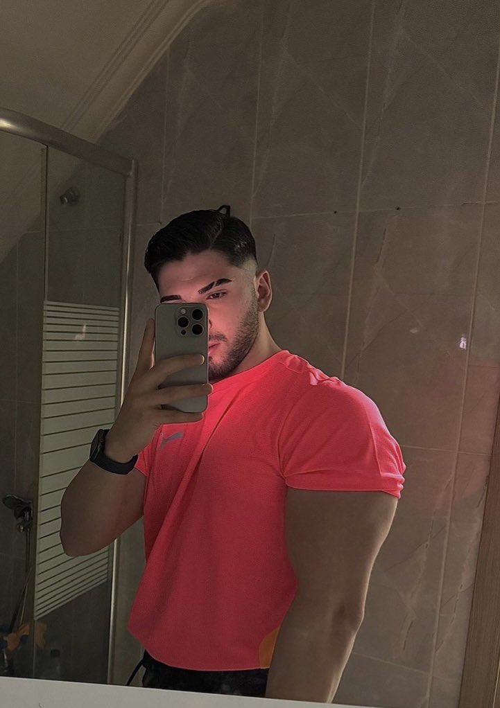 yeni tras oldum hadise arasa acmam