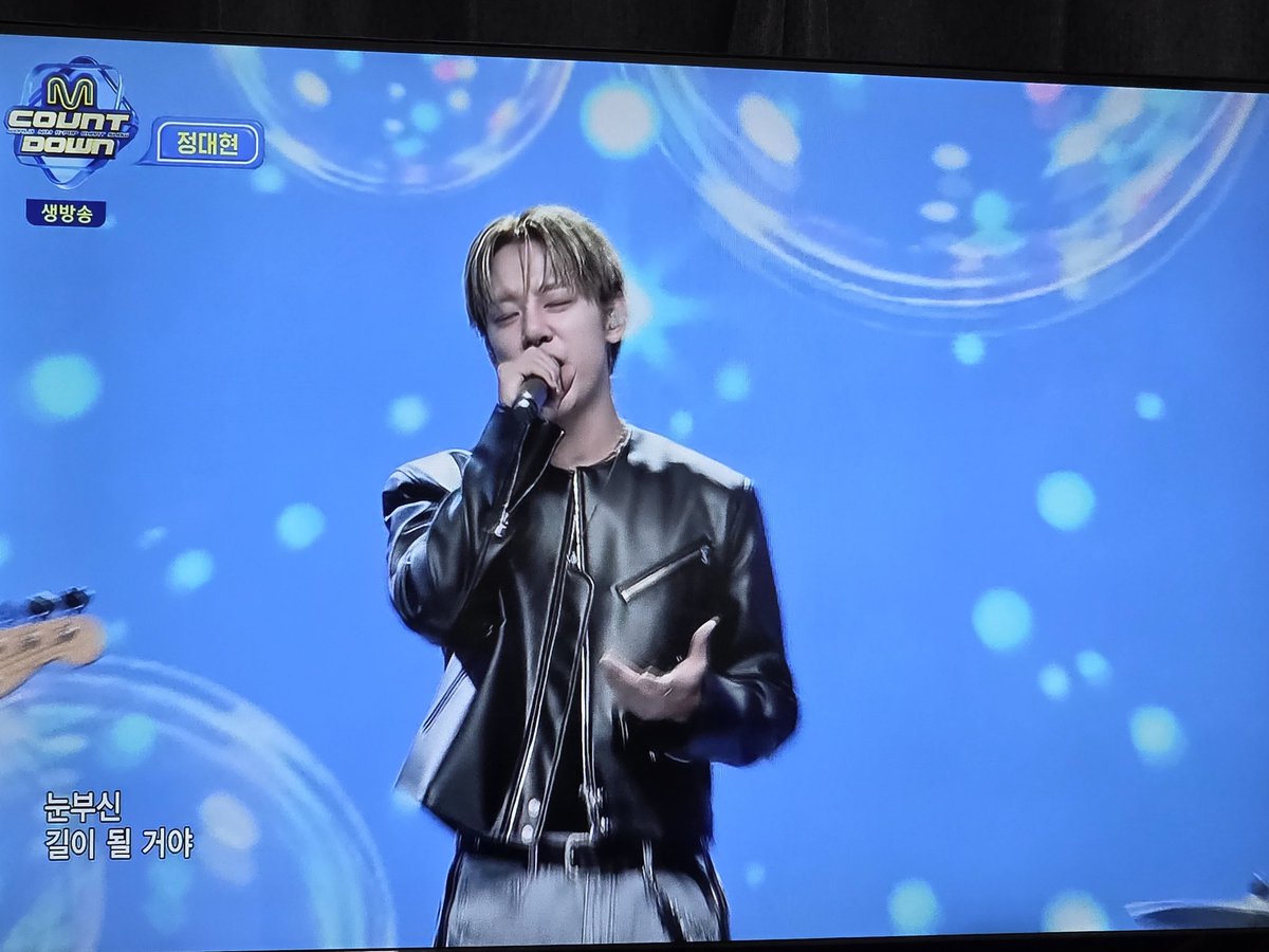 avow81's tweet photo. 대혀니를 봤다... https://t.co/r0TtTlfwRU