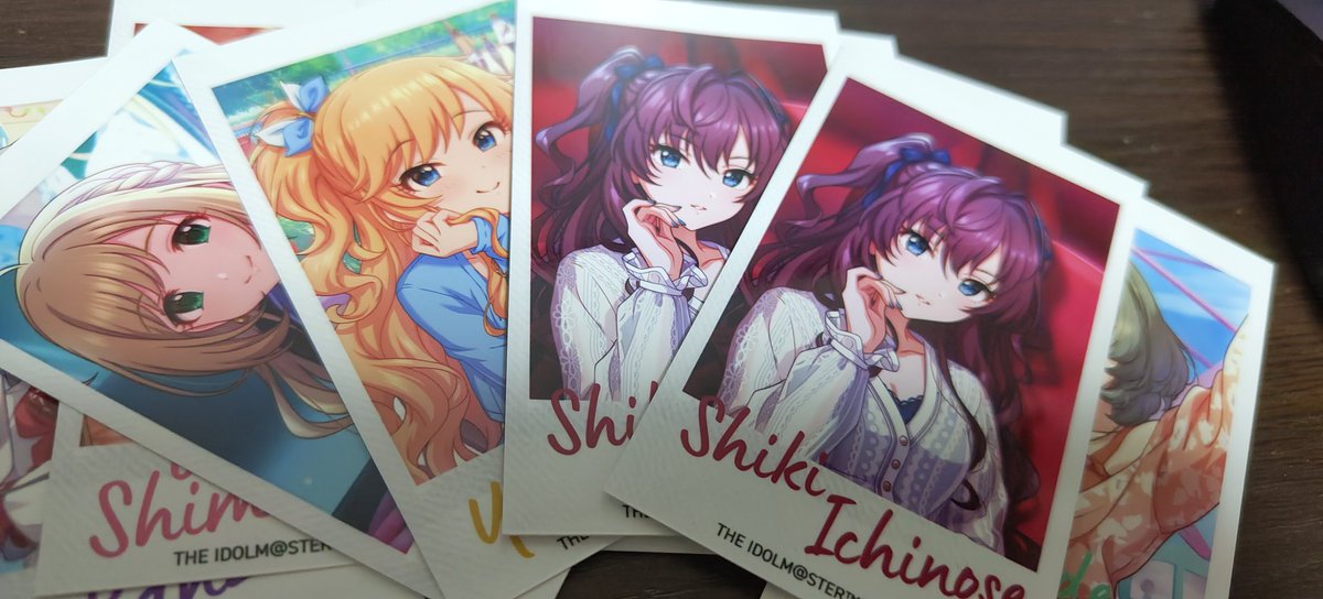 47年前のものもあります。ランダムに選びました。よろしくお願いたします。 まだ終わらんよ Tシャツ [機動戦士Zガンダム] | 公式