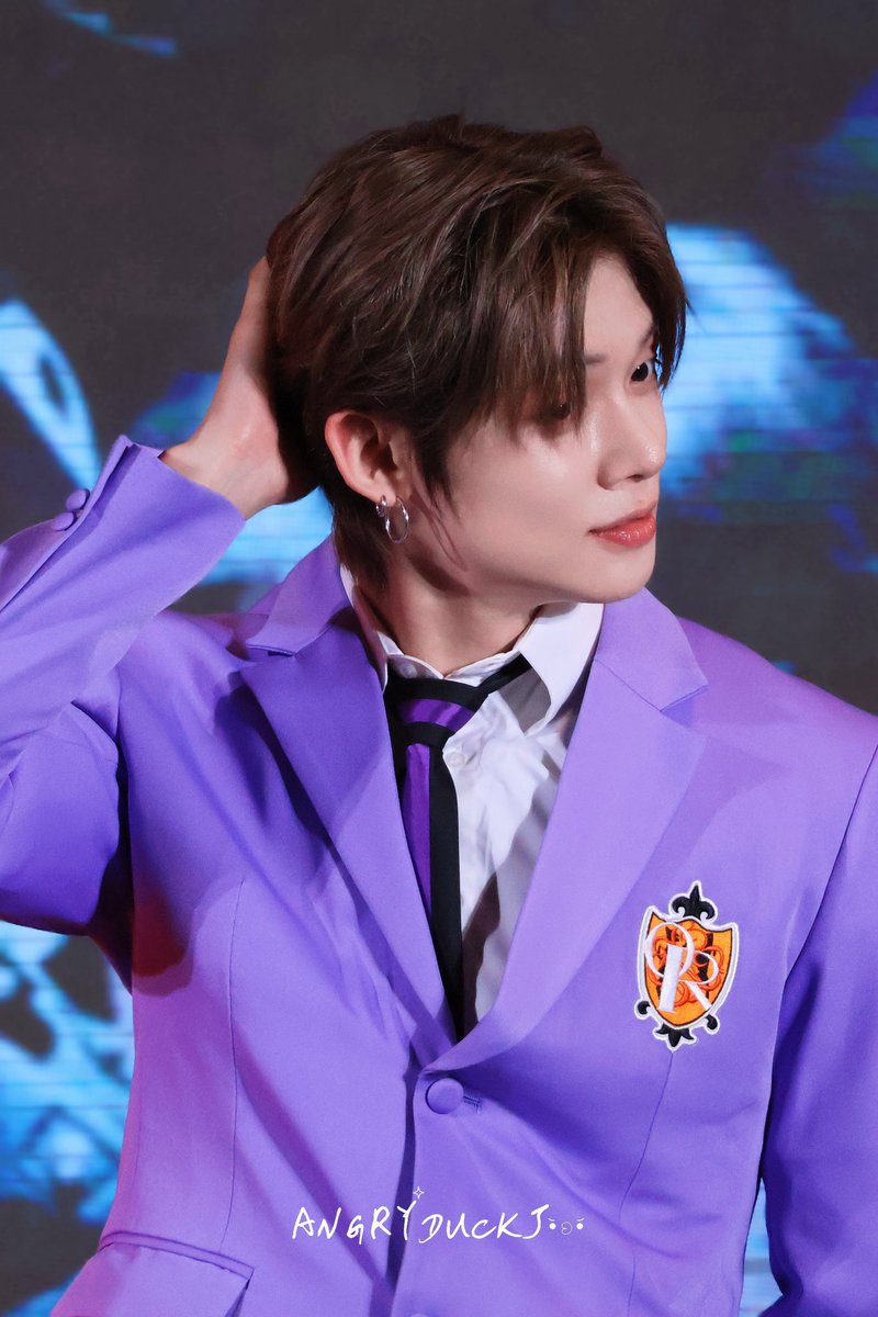 fruitygyu's tweet image. yeonjun is so tamaki and beomgyu literally looks exactly like haruhi