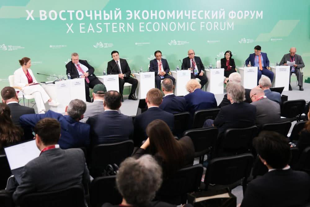 ”Их Евроазийн түншлэл: Тивийн хөгжлийн шинэ чиг хандлага” олон улсын хэлэлцүүлэгт:
“Их Евразийн түншлэл”-ийг бүс нутгийн тогтвортой хөгжлийн түлхүүр загвар, дэд бүтэц, худалдаа, технологи, ногоон эдийн засгийн салбарт хамтын ажиллагааг өргөжүүлэхийг чухалчилж байна