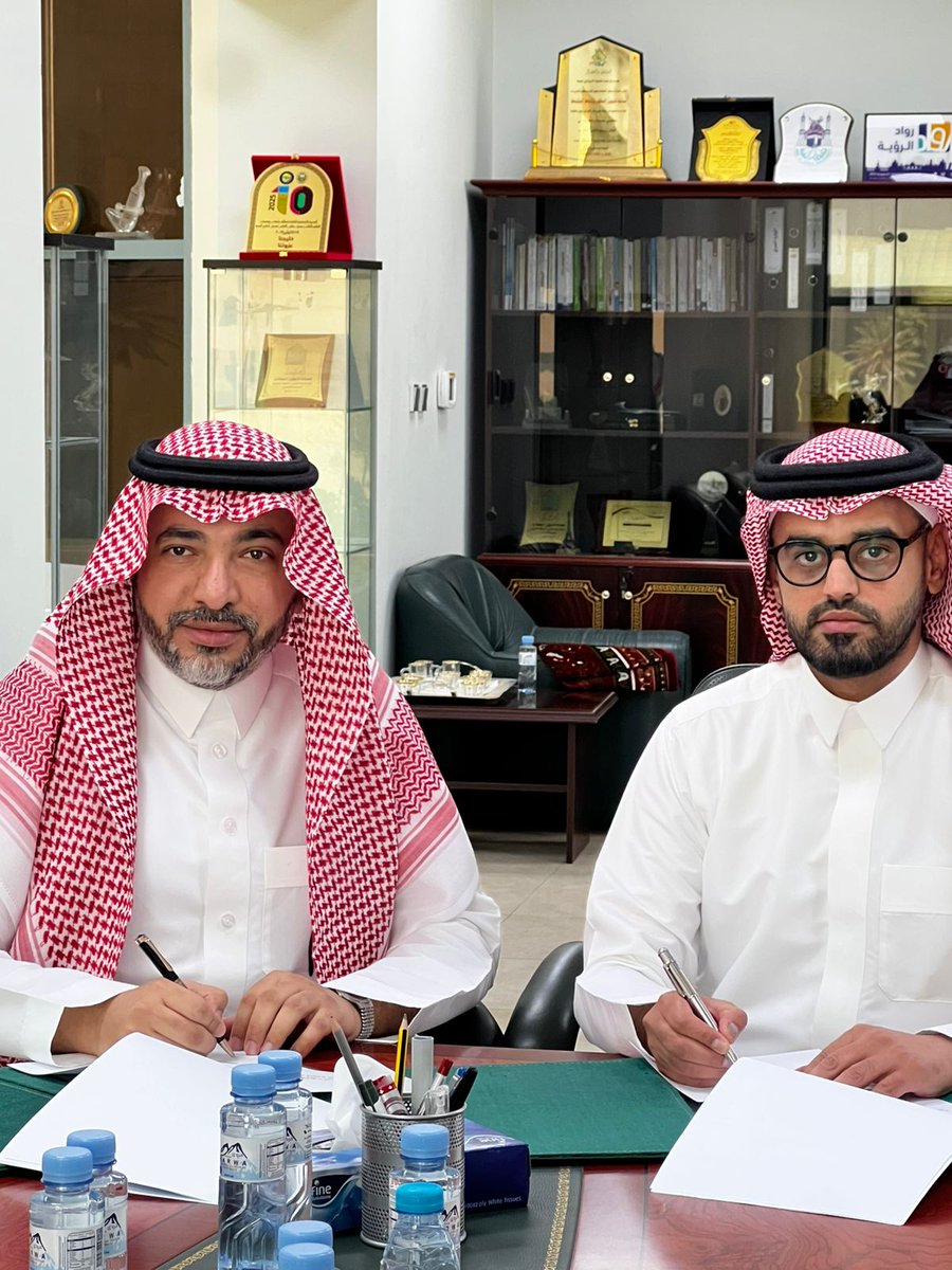 Talbinah - تلبينة (@talbinahco) on Twitter photo سعدنا بتوقيع مذكرة تعاون مشتركة مع
#جامعة_المجمعة،
<a href="/umajmaah/">جامعة المجمعة</a>
لتعزيز خدمات الصحة النفسية العلاجية والوقائية لطلاب الجامعة، أفاق جديدة يحدوها الأمل لمستقبل مشرق لطلابنا الجامعيين
#تلبينة #تلبينه #صحة_نفسية #وعي_نفسي سعدنا بتوقيع مذكرة تعاون مشتركة مع
#جامعة_المجمعة،
<a href="/umajmaah/">جامعة المجمعة</a>
لتعزيز خدمات الصحة النفسية العلاجية والوقائية لطلاب الجامعة، أفاق جديدة يحدوها الأمل لمستقبل مشرق لطلابنا الجامعيين
#تلبينة #تلبينه #صحة_نفسية #وعي_نفسي